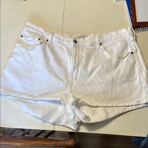 Abercrombie & Fitch White Jean Shorts Relaxed Fit